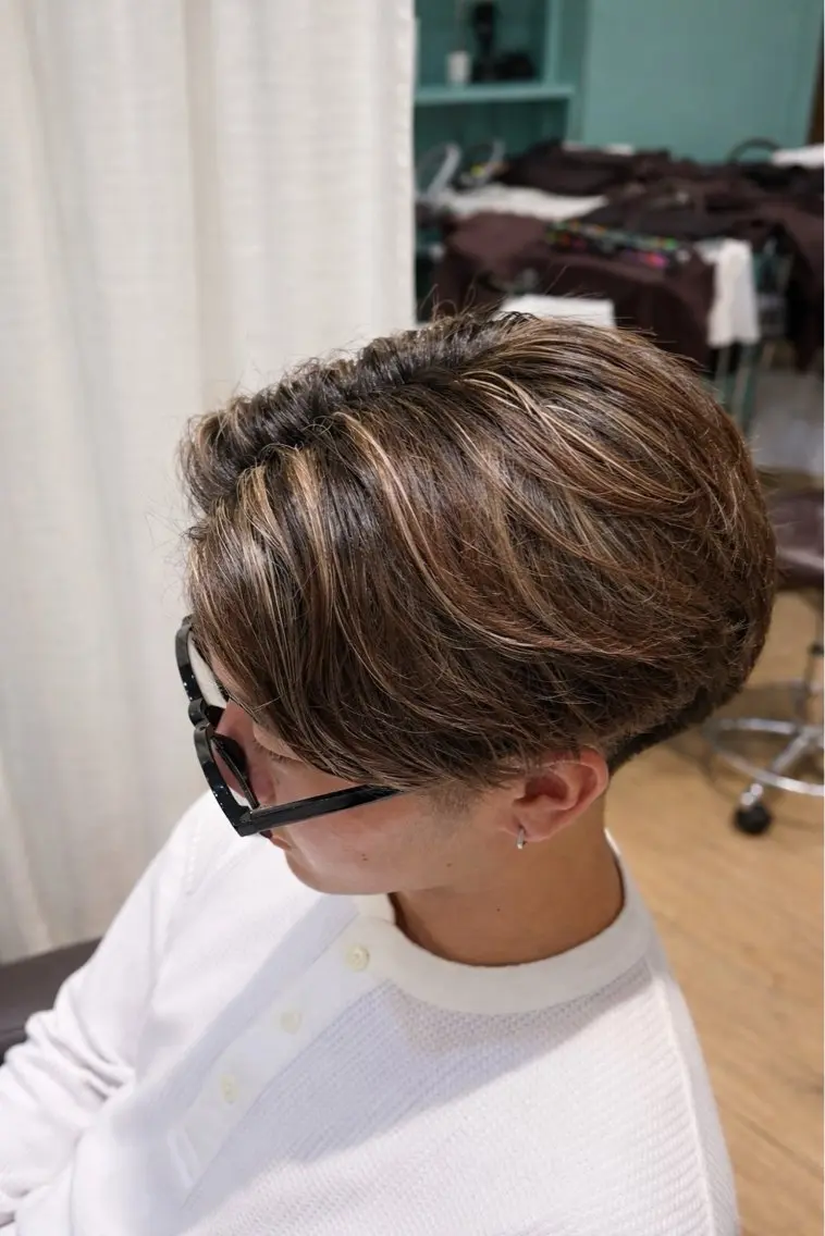 カラー メンズ メンズハイライト ハイライトカラー 三阪 凜のヘアスタイル