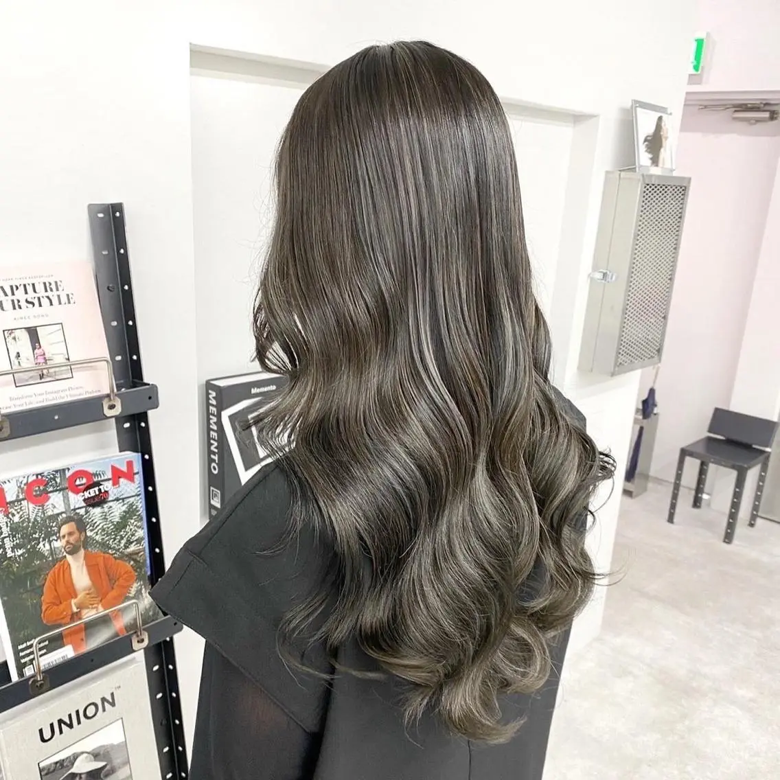 セミロング カラー ヘアアレンジ シールエクステ アディクシーカラー ベージュカラー ブリーチ ブロンド 髪質改善【縮毛矯正】 北千住 田邉 澪のヘアスタイル