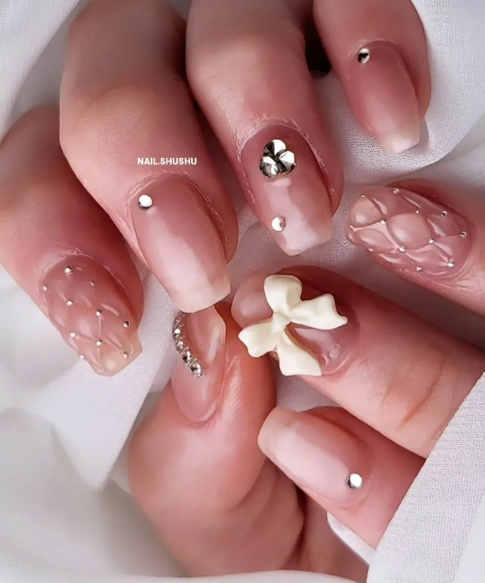 ネイル 持ち込み ニュアンスネイル ワンカラーネイル シンプルネイル ハンドネイル 3dパーツ/流行り 👧shushu❤️のネイルデザイン