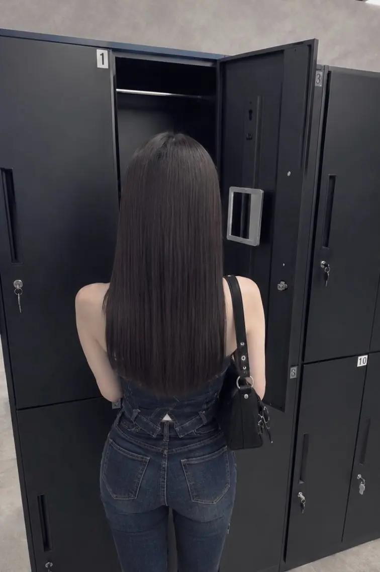 ロング カラー 透明感カラー グレージュ ヘアカラー moca .のヘアスタイル