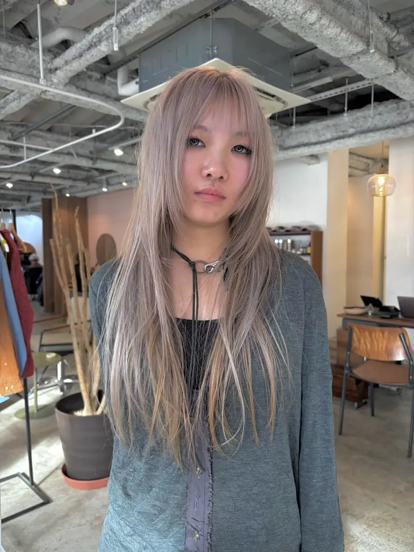ロング カラー デザインカラー ハイライトカラー ハイライト カット ヘアカラー yu maのヘアスタイル