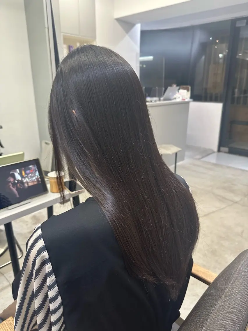 セミロング パーマ 縮毛矯正 ハイトーンカラー が絶対可愛い✨泰聖✨のヘアスタイル