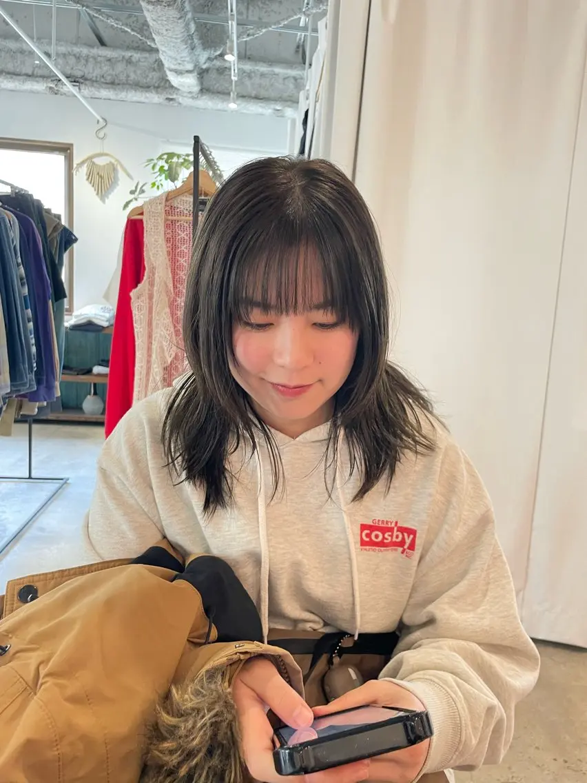 ミディアム カラー オリーブカラー レイヤーカット カット ヘアカラー トリートメント Takuma Suzuki中目黒のヘアスタイル