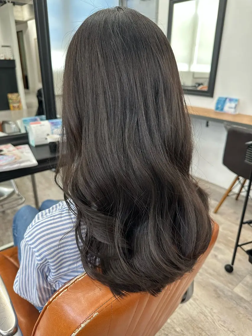 セミロング カラー ブリーチ グレージュ ブリーチなしカラー ヘアカラー トリートメント 川口髪質改善ウルトワ 🌈毛島健樹🌈のヘアスタイル