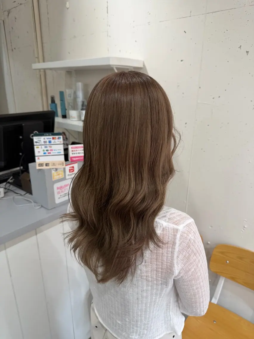 ミディアム カット ヘアカラー レイヤーカット 艶髪🎀HINATAのヘアスタイル