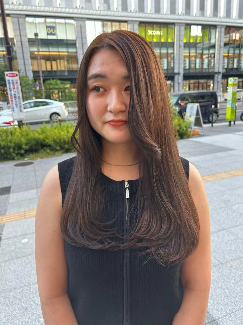 ロング レイヤーカット カット ヘアカラー 福村 彩夏のヘアスタイル