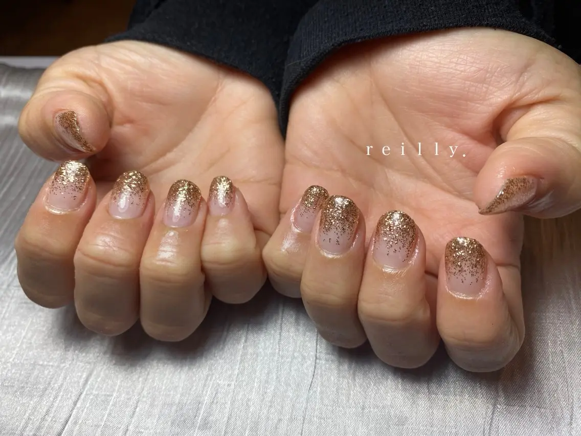 ネイル フラッシュネイル グラデーション ラメ(グリッター) マグネットネイル ワンカラーネイル Marina 《REILLY.》のネイルデザイン
