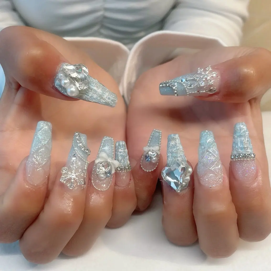 ネイル ハンドネイル 💎🐰 saki. m 🐰💎のネイルデザイン