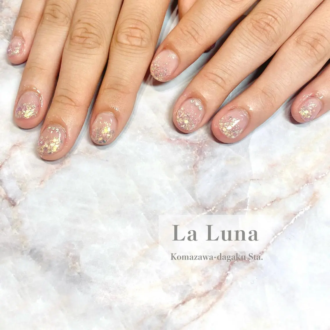 ネイル ラメ(グリッター) ラメグラデーション ＬａＬｕｎａ🌙 Natsukiのネイルデザイン