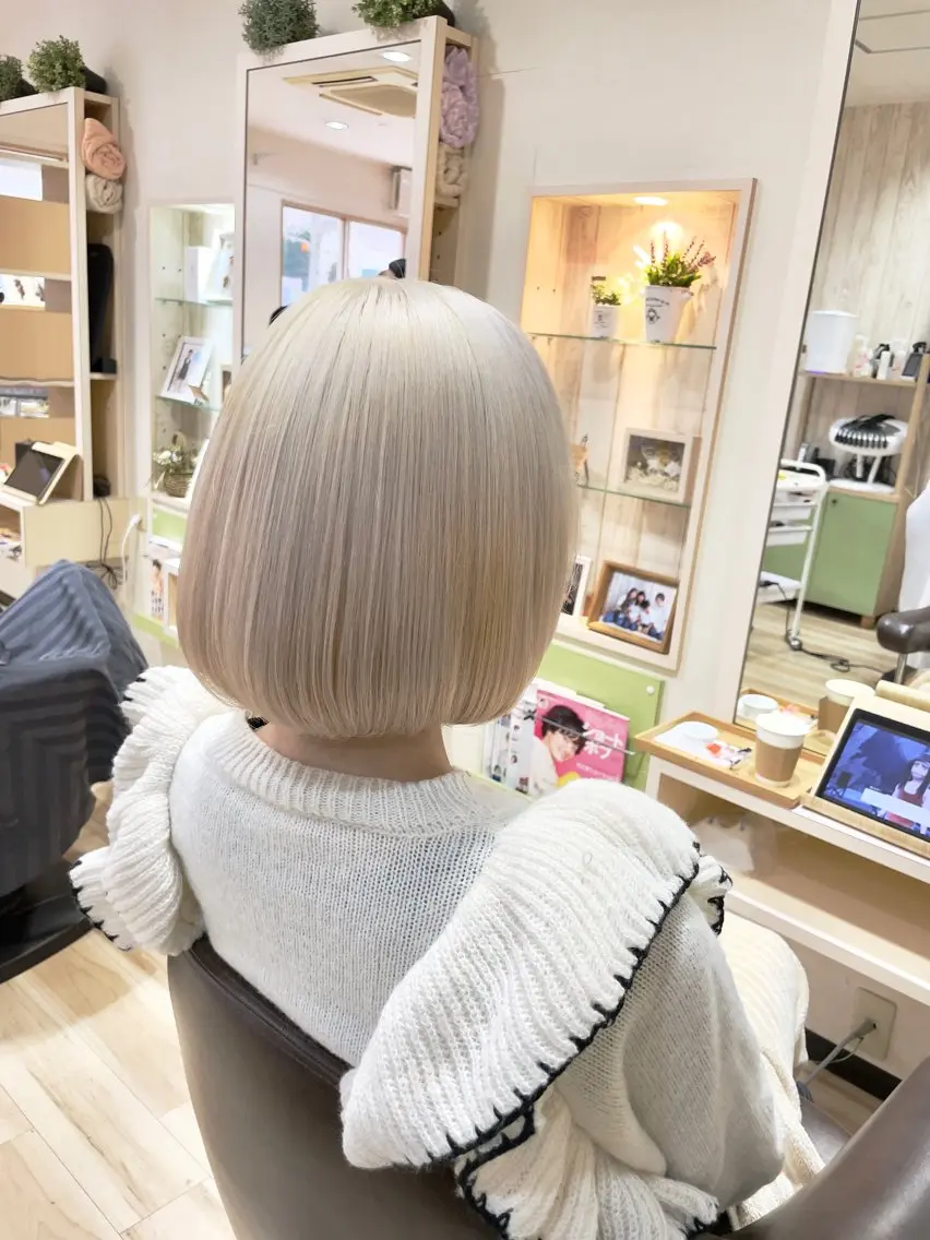 ショート カラー ブリーチ ブロンド ホワイトブロンド 🌈派手髪ハイトーン 🌈鈴木亮太🌈のヘアスタイル