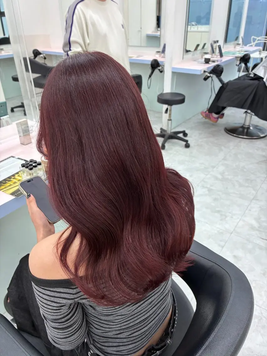 セミロング ヘアカラー トリートメント かわいいモテカラー 🎀SAAKA🎀のヘアスタイル