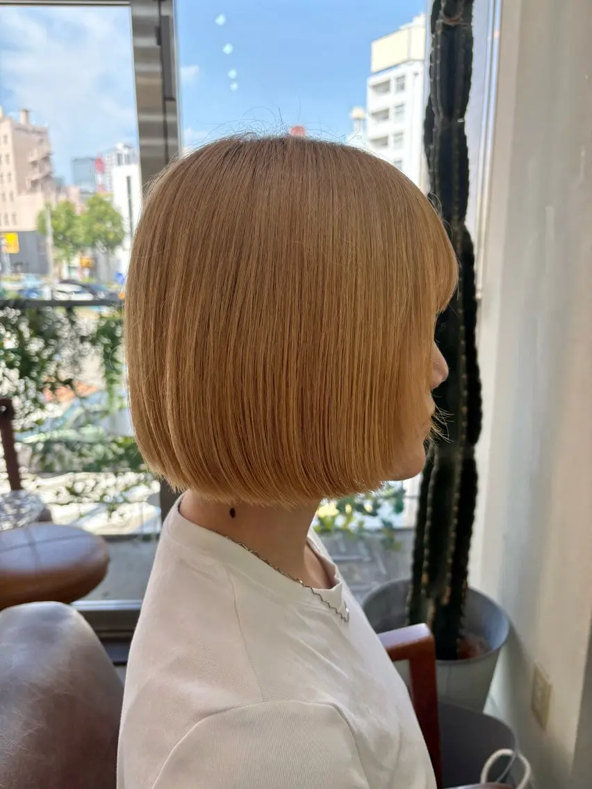 ショート 切りっぱなしボブ ボブ WEST OLAND 黒坂佳乃のヘアスタイル
