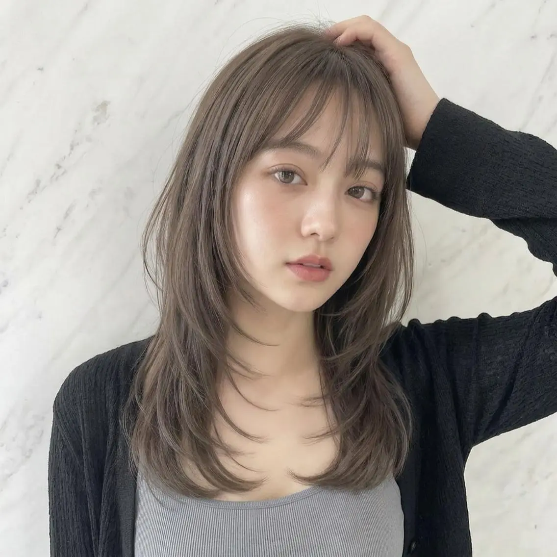 セミロング 透明感カラー✨ よしの じろうのヘアスタイル