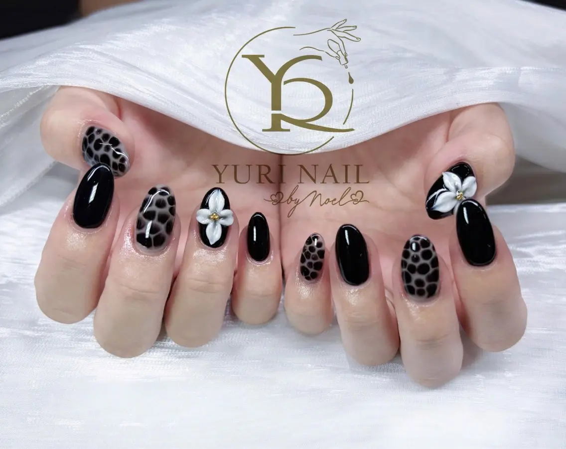 ネイル チークネイル フットネイル フレンチネイル グラデーション キラキラネイル ハンドネイル フットネイル ハンドケア YURI Nail Funabashiのネイルデザイン