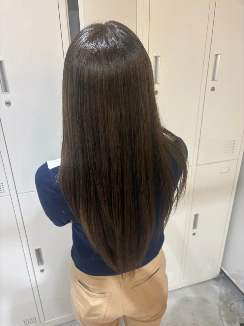 カラー 透明感カラー オリーブカラー ヘアカラー 今 咲乃のヘアスタイル