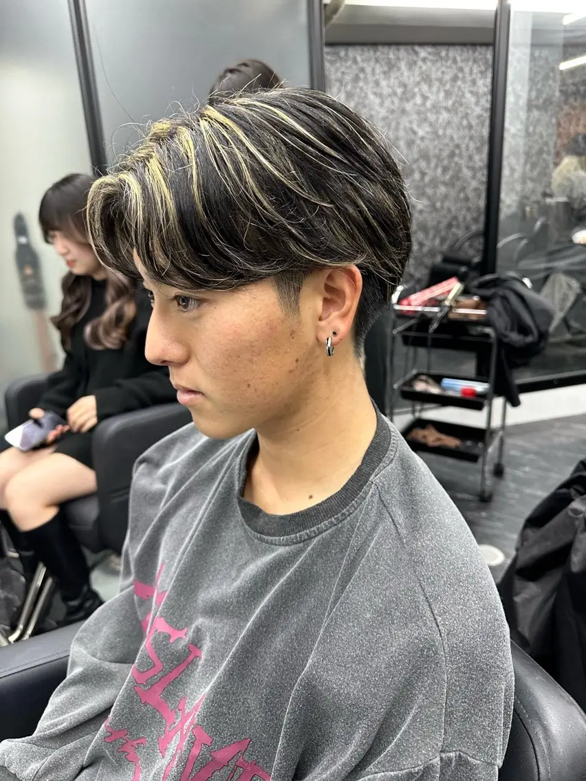 ショート カラー メンズ メンズハイトーン ハイトーンカラー カット ヘアカラー メンズ特化/ マンツーマン/Ryuのヘアスタイル