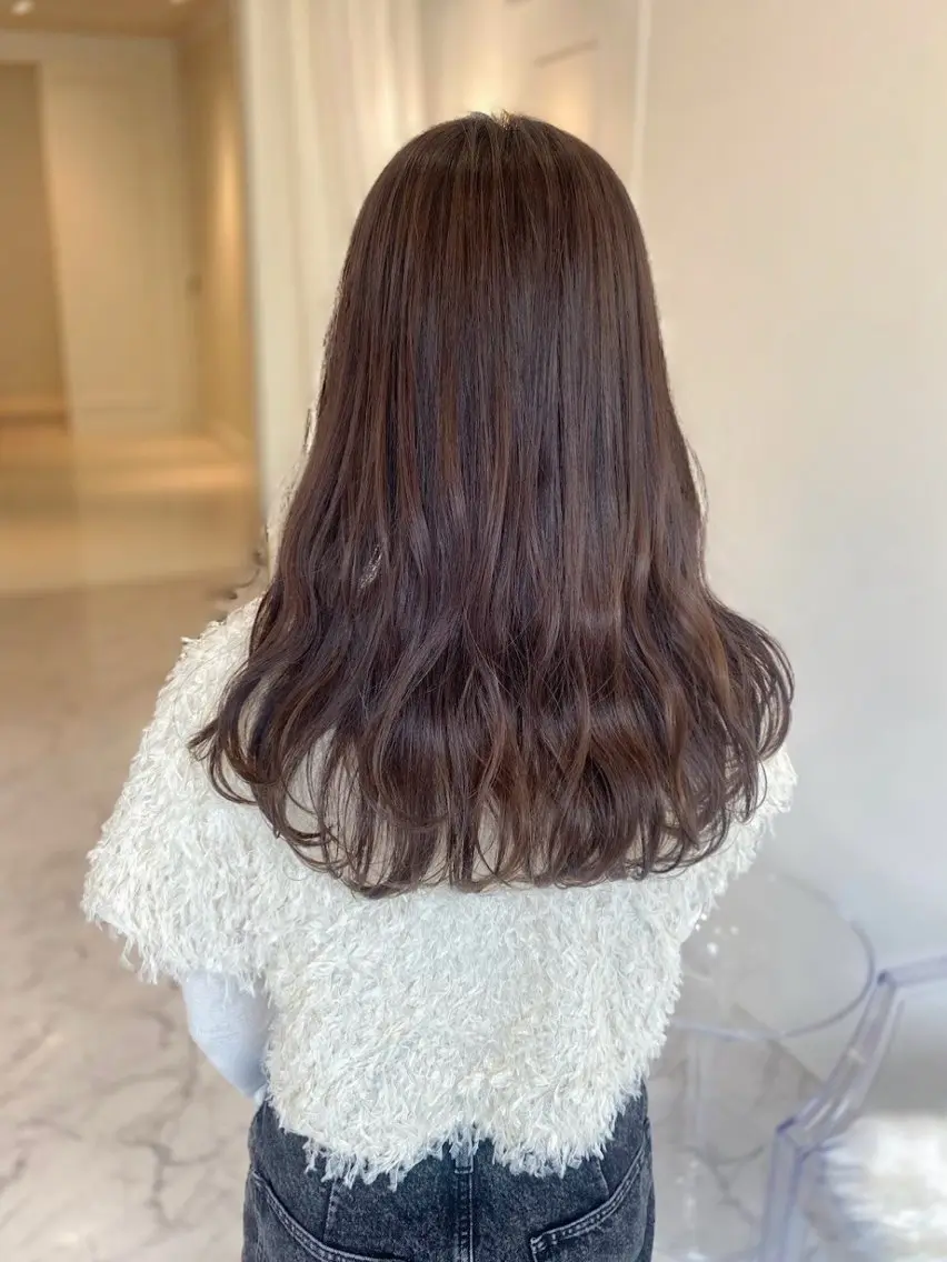 セミロング カット ヘアカラー Okamura Chisatoのヘアスタイル