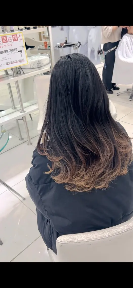 ロング カット ヘアカラー トリートメント レイヤーカット 小飯田　武斗のヘアスタイル