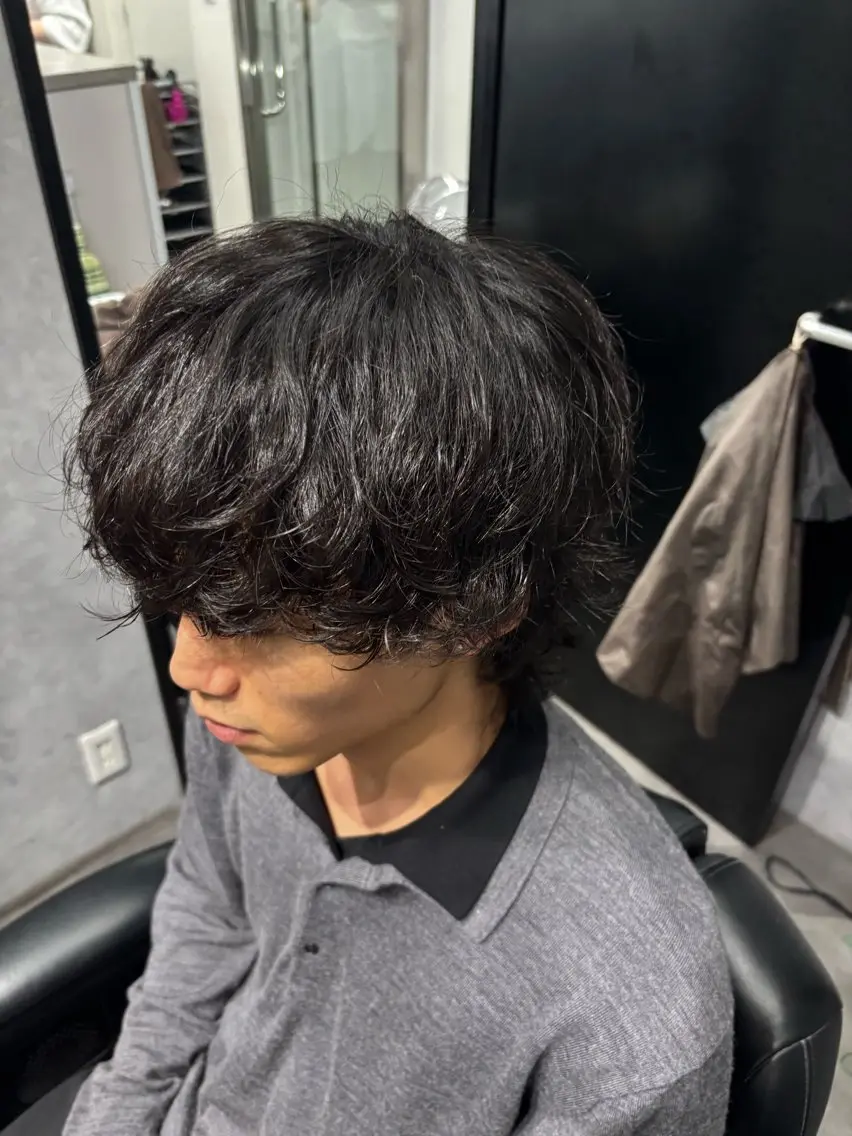 ミディアム パーマ メンズ ミディアムパーマ メンズパーマ シャドーパーマ パーマ 金原 蓮のヘアスタイル