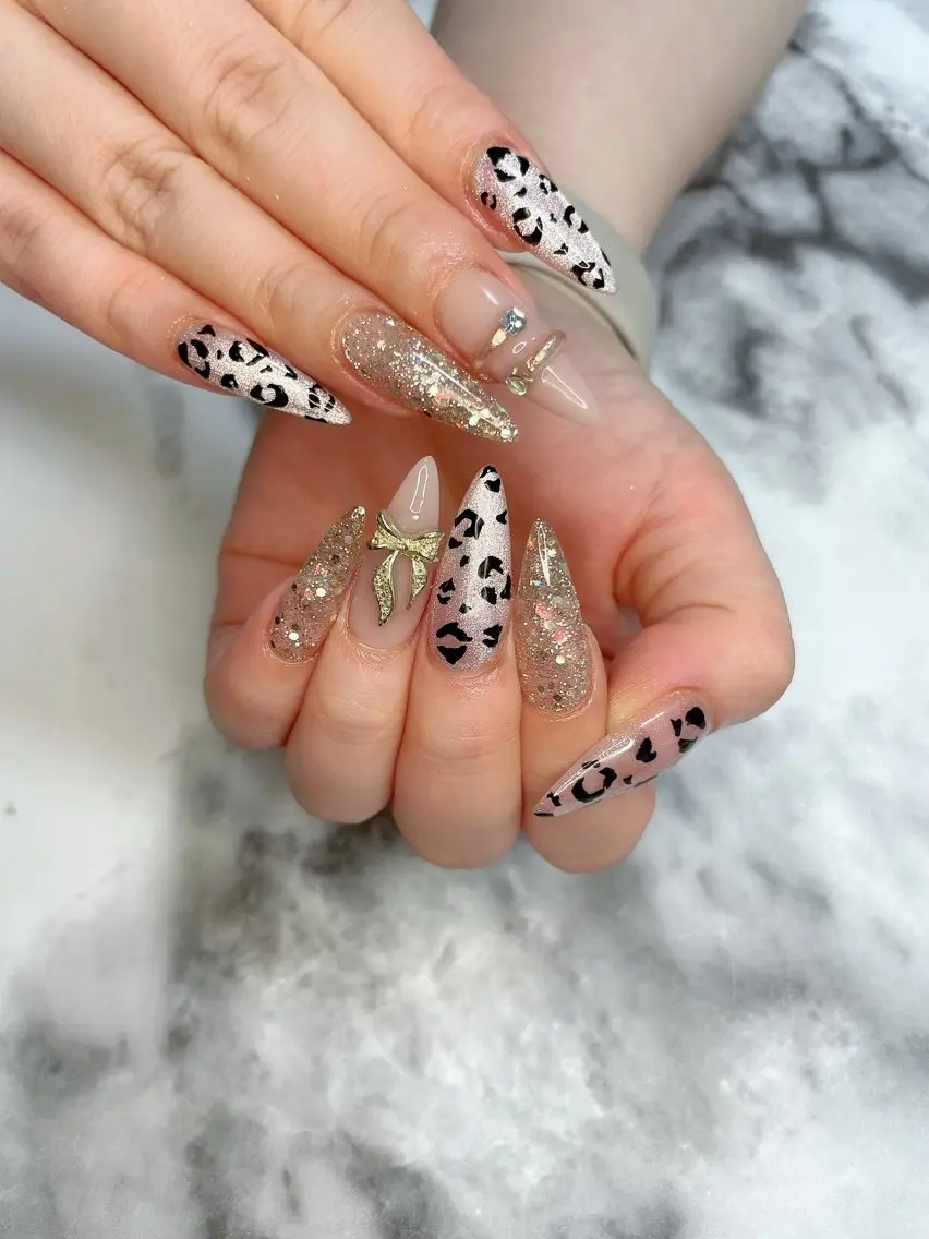 ネイル マグネットネイル リボン ハンドネイル Kayo 💅のネイルデザイン