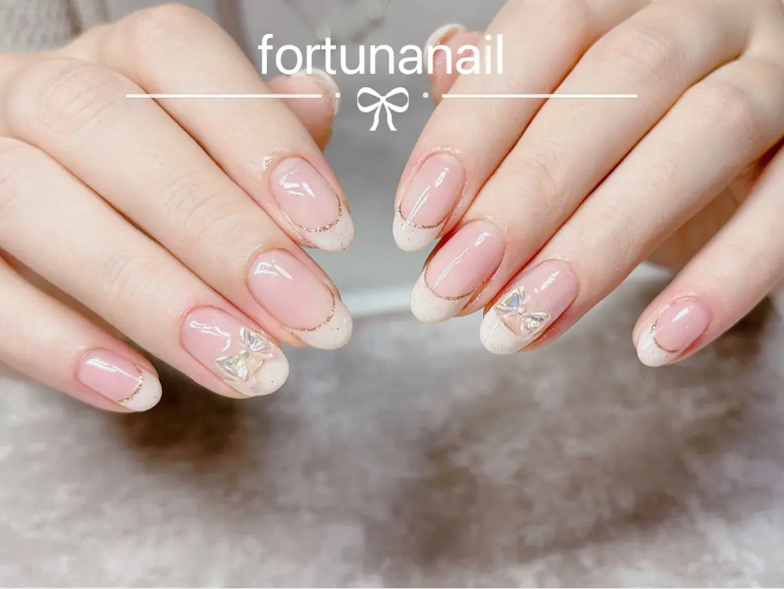 ネイル リボン Nail •Head スパFortunaのネイルデザイン