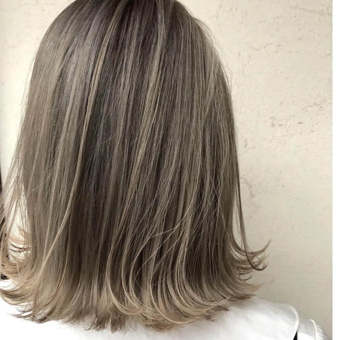 ミディアム カラー ブリーチ ヘアカラー トリートメント ヘアセット 艶髪育成サロン 京橋　shinのヘアスタイル