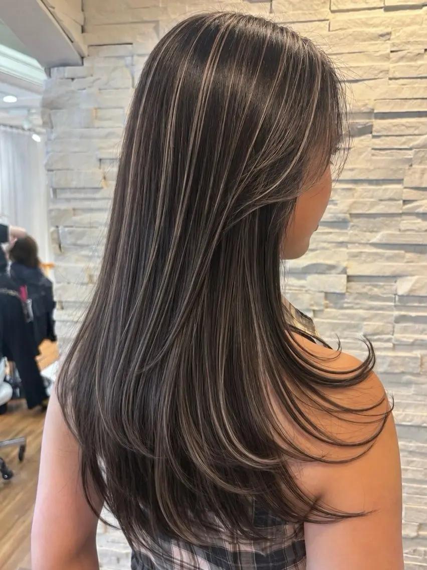 セミロング 外国人風カラー ハイライト レイヤーカット 🌺海外風ハイライト 🌺カマタ アンナのヘアスタイル