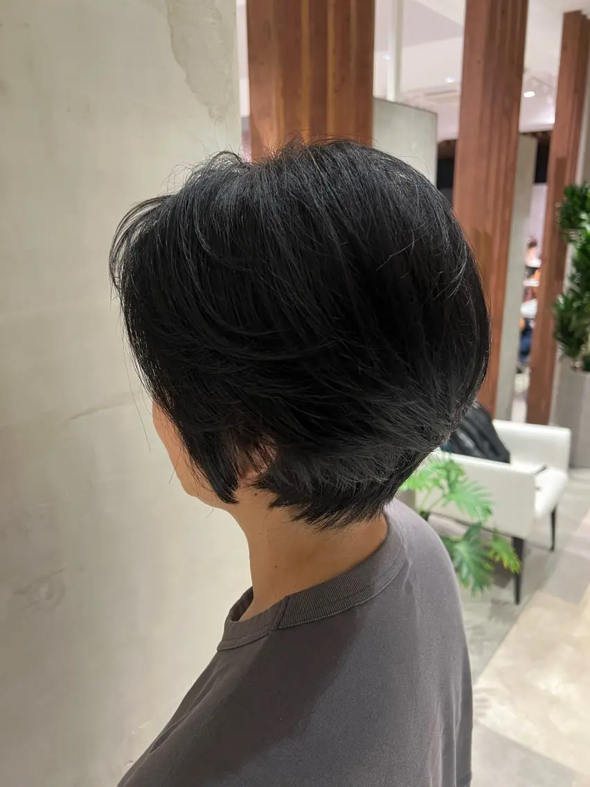 ショート 村中 逸紀のヘアスタイル