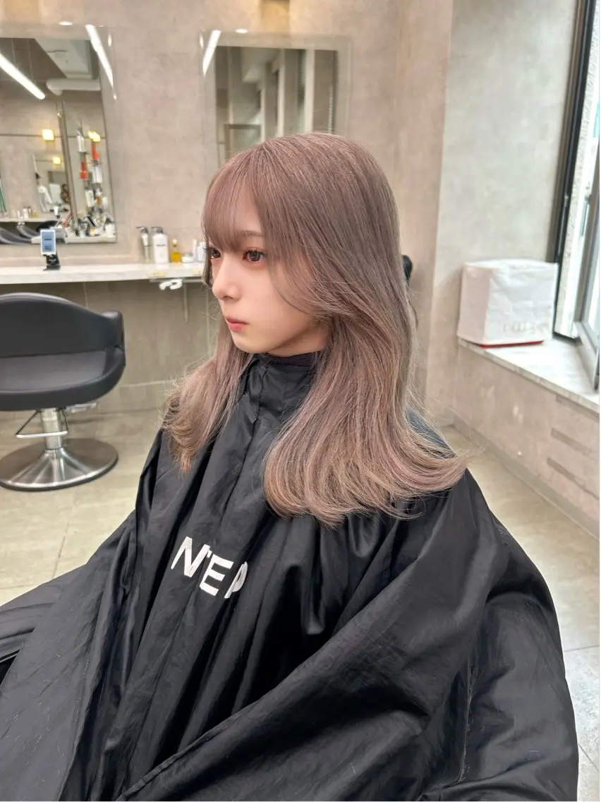 セミロング カラー ヘアカラー ヘアセット 韓国/トレンド レイヤー【101】のヘアスタイル