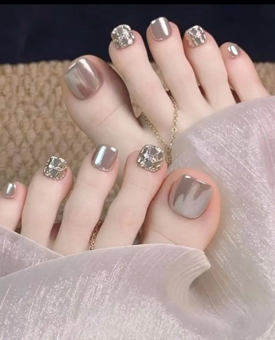 ネイル フットネイル H3 Nail Tsuki🦋💙のネイルデザイン