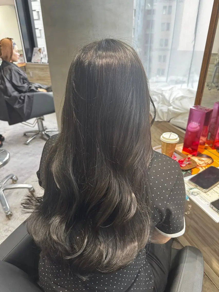 ロング カット ヘアカラー トリートメント LUPIbyLee Sakuraのヘアスタイル