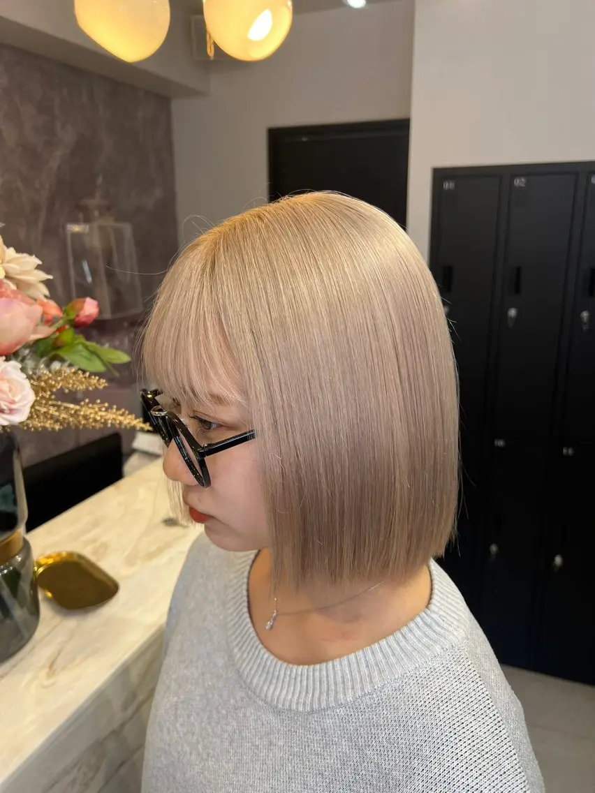 ショート カラー シールエクステ ベージュカラー ブリーチ ケアブリーチ 透明感カラー ヘアカラー 渋谷髪質改善/縮毛 矯正/かすが🪽🫧のヘアスタイル