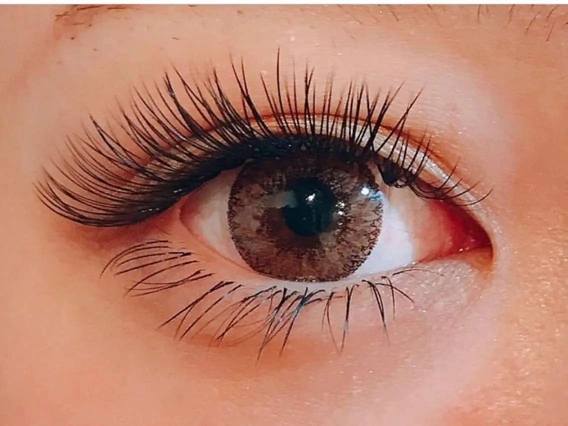 マツエク・マツパ eyelash Anmut Lunaのマツエク・マツパデザイン