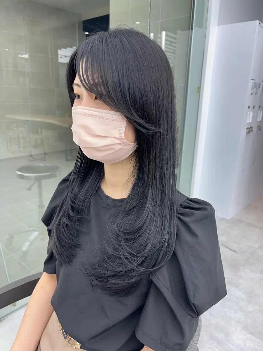 ロング mei / レイヤー 顔まわり 🤍のヘアスタイル