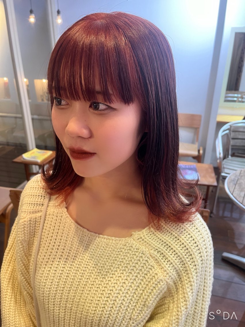 セミロング カラー くいた あやなのヘアスタイル
