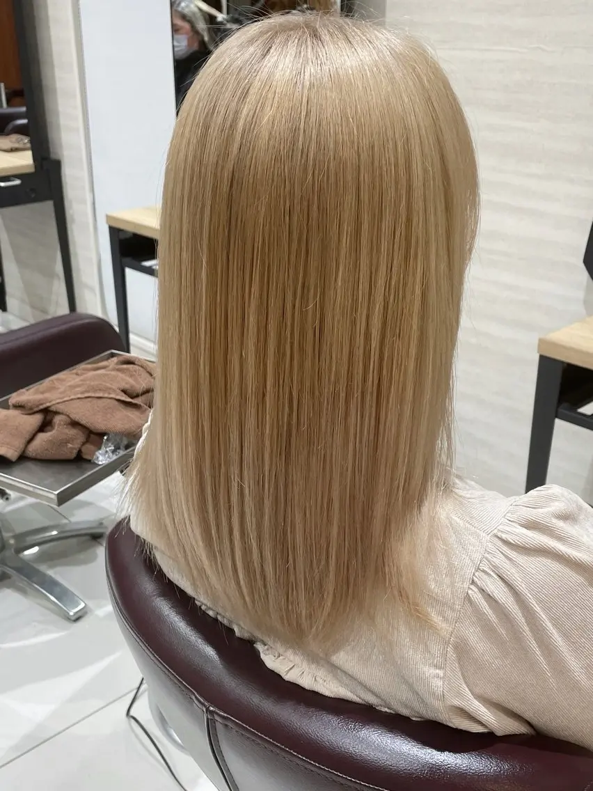 【平日限定】カット+ブリーチonカラー(デザインは何でもOK)+うる艶トリートメントの写真