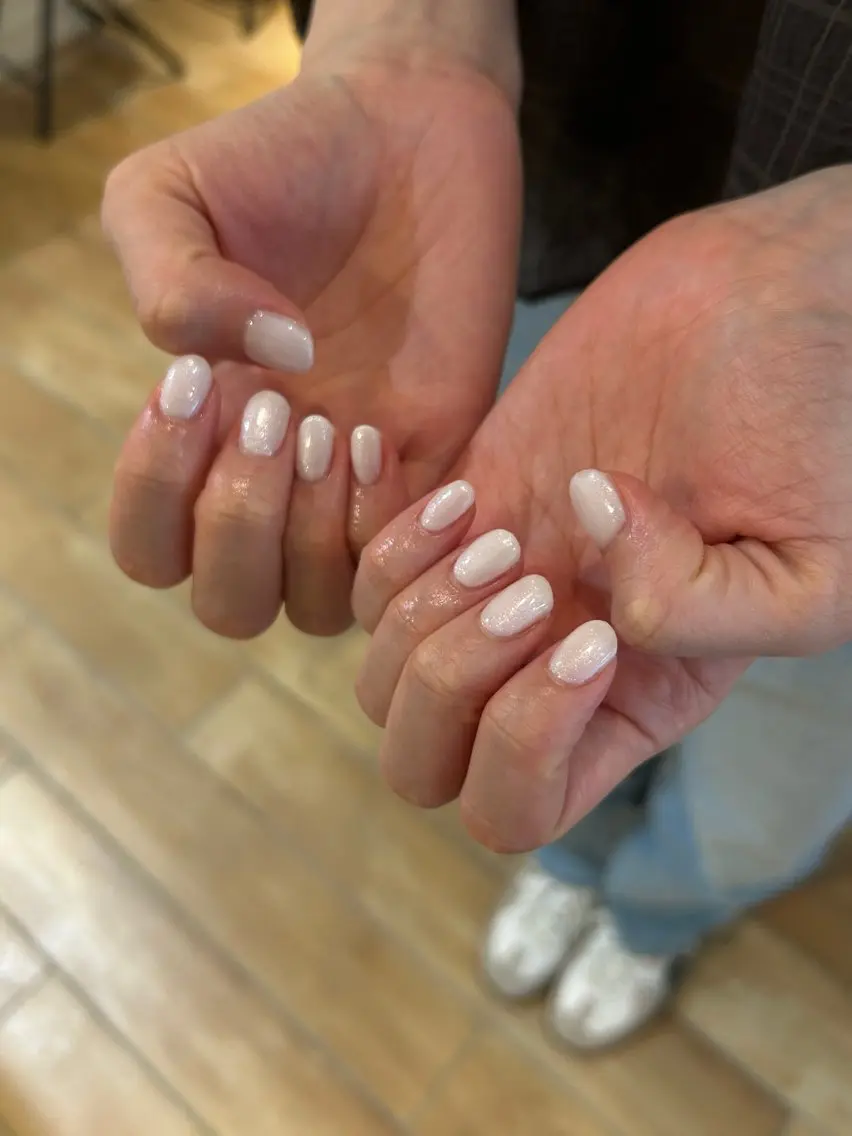 ネイル ハンドネイル 𝗶𝗿𝗼𝗵𝗮 ໒꒱ 𓏸*˚のネイルデザイン