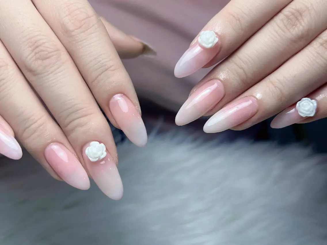 ネイル チークネイル フットネイル フレンチネイル ジェルネイル マグネットネイル ハンドネイル UM Nail Salonのネイルデザイン
