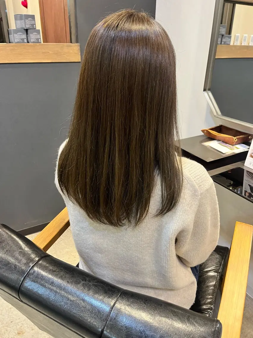 ロング ヘアカラー 小堀 いぶきのヘアスタイル