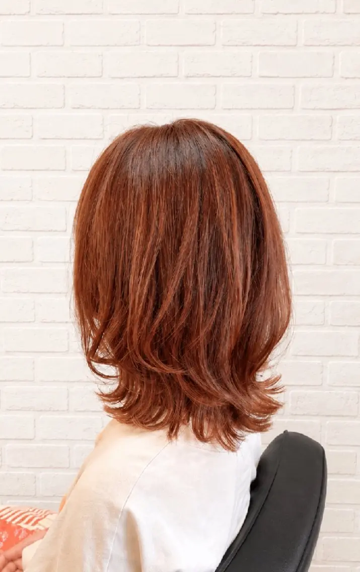 ミディアム カラー 齋藤 真理子のヘアスタイル