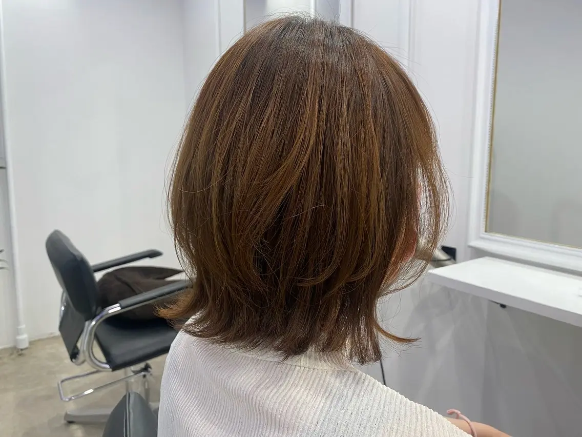ミディアム カラー くびれヘア ウルフカット カット ヘアカラー トリートメント 【ウルフ/レイヤー/ 白髪ぼかし】タツヤのヘアスタイル