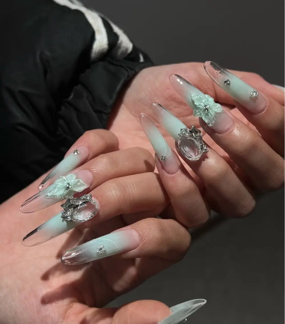 ネイル ハンドネイル Luna Gladeのネイルデザイン