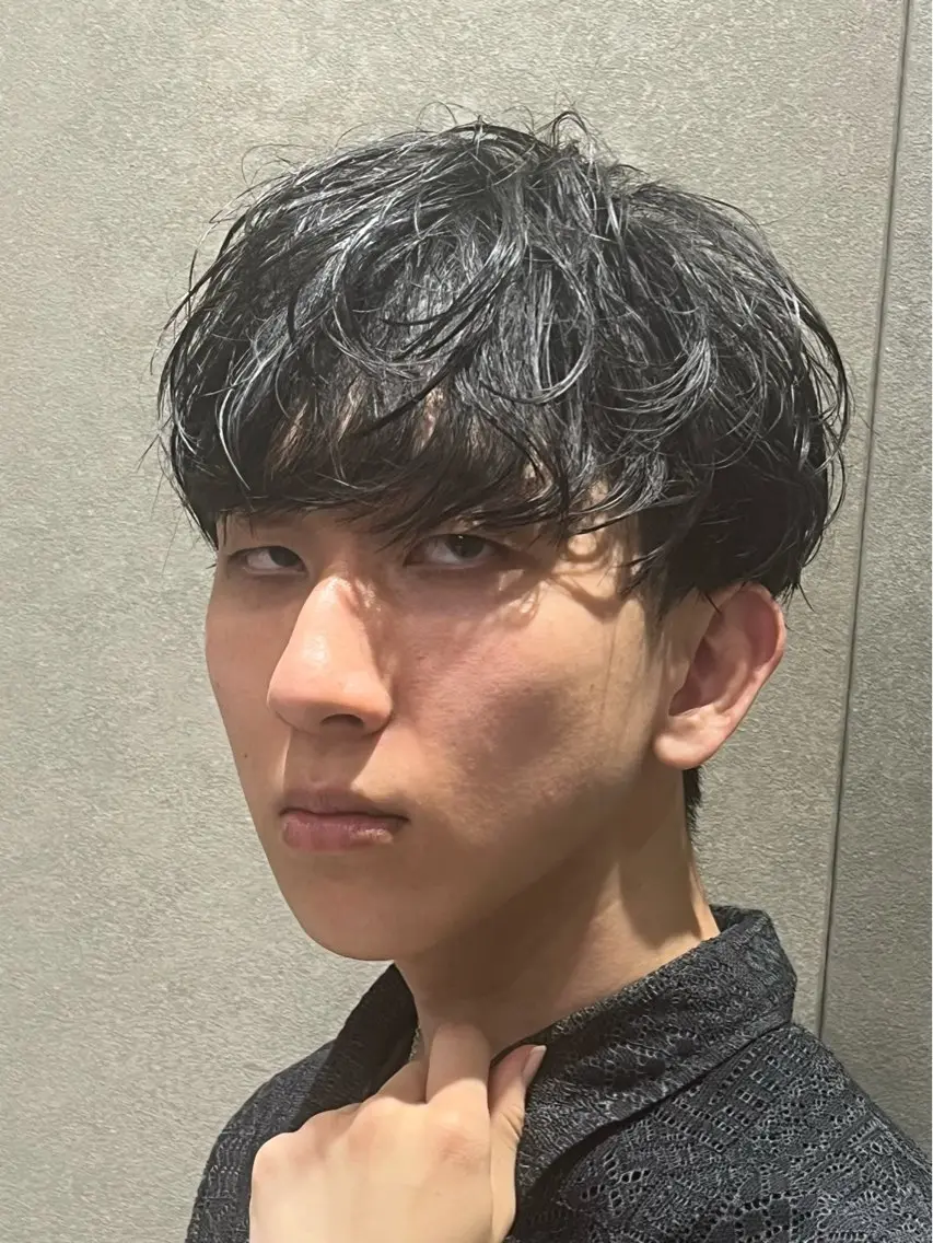 ショート WHITE ツバサのヘアスタイル