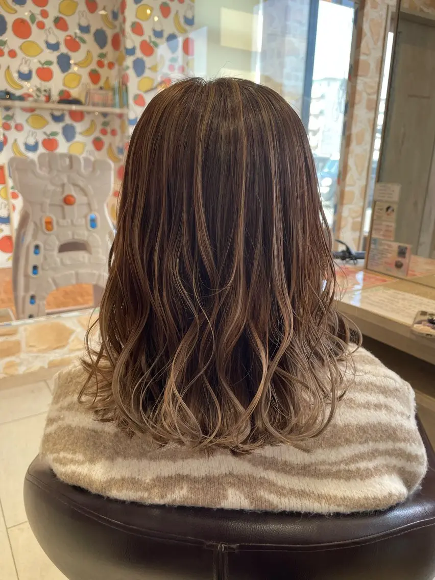 ミディアム カラー ハイライトカラー ハイライト 大浦 竜生のヘアスタイル