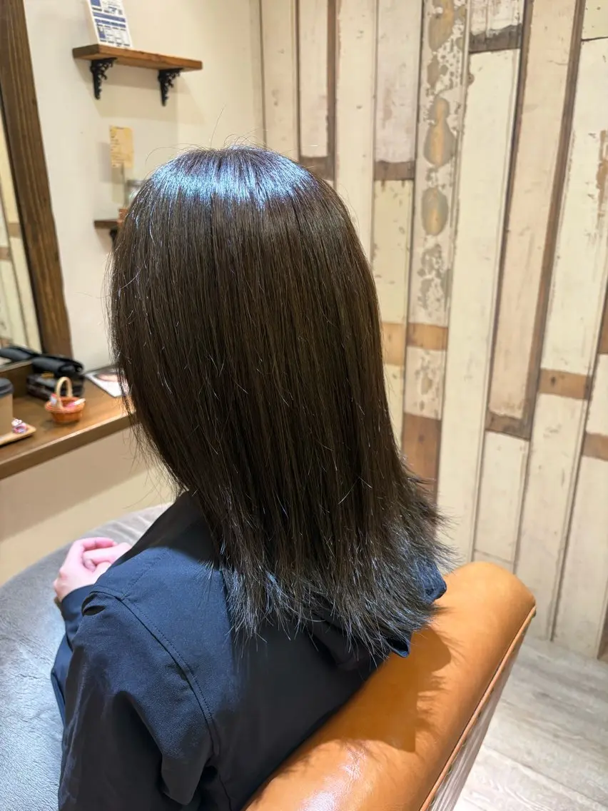 ミディアム カラー 透明感カラー オリーブカラー ヘアカラー Tie リナのヘアスタイル