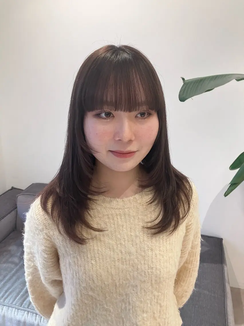 セミロング レイヤーカット サキ🤍ハイトーン 🩰くびれ巻きヘアのヘアスタイル
