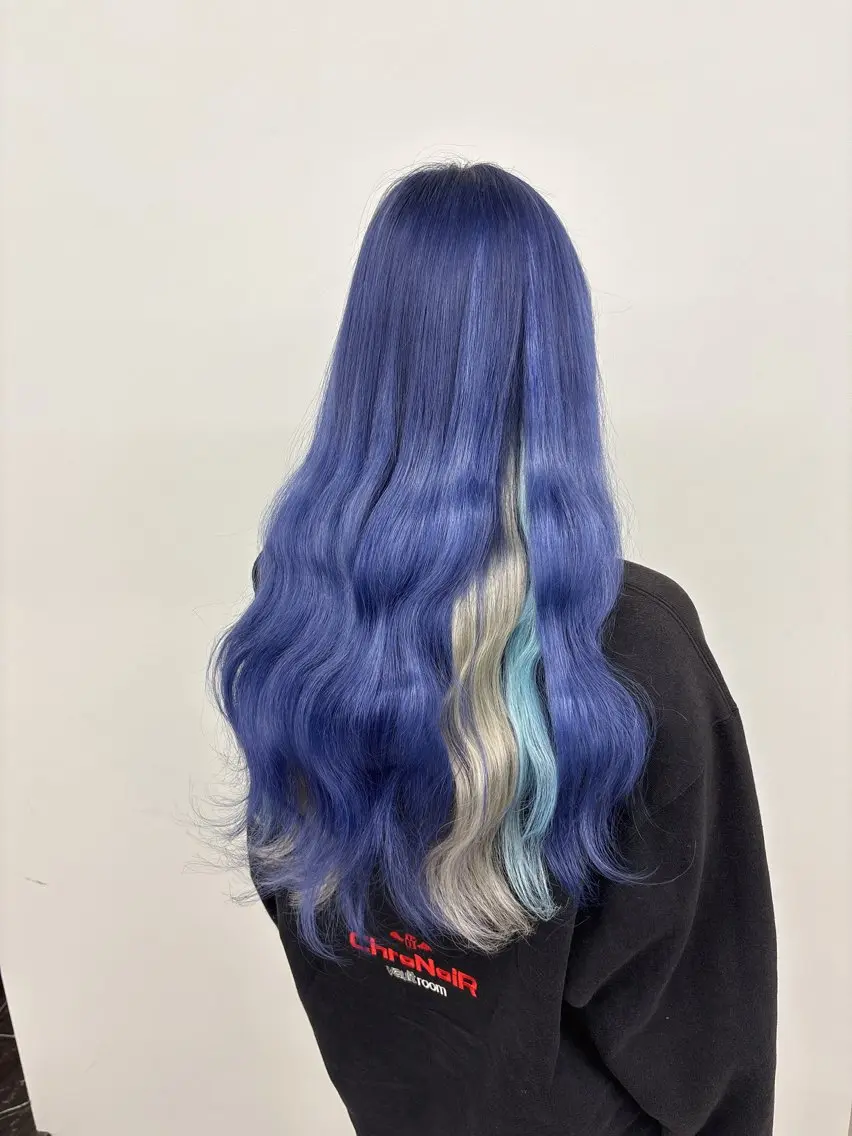 カラー ブルーカラー シルバー ヘアカラー エクステ ☠️地雷ギャル職人⚡ りんのヘアスタイル