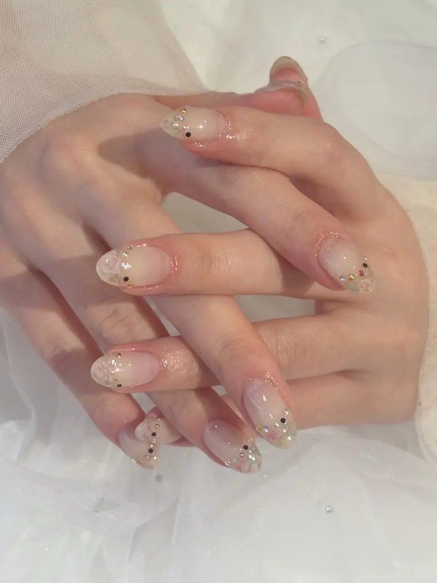 ネイル フレンチネイル ハンドネイル Noa nail yuna🧁のネイルデザイン