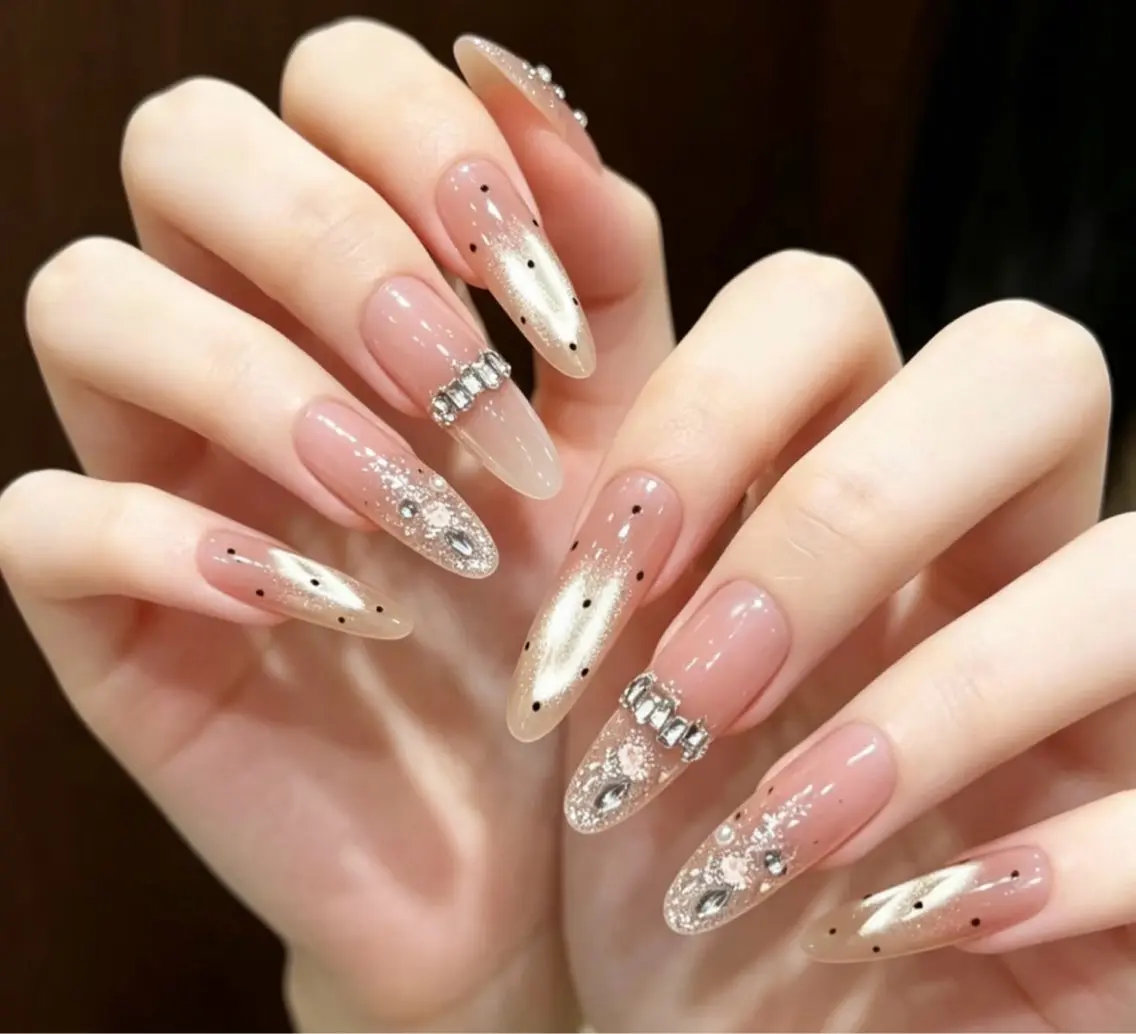 ネイル オーロラネイル べっ甲ネイル チークネイル 成人式 長さ出し ハンドネイル ハンドケア For you. Nail Salonのネイルデザイン