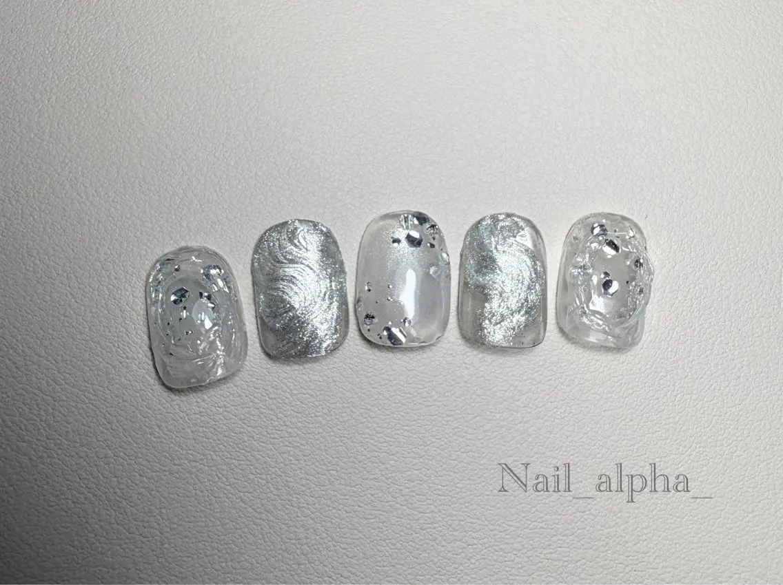 ネイル ニュアンスネイル シルバー ハンドネイル nailist aiのネイルデザイン